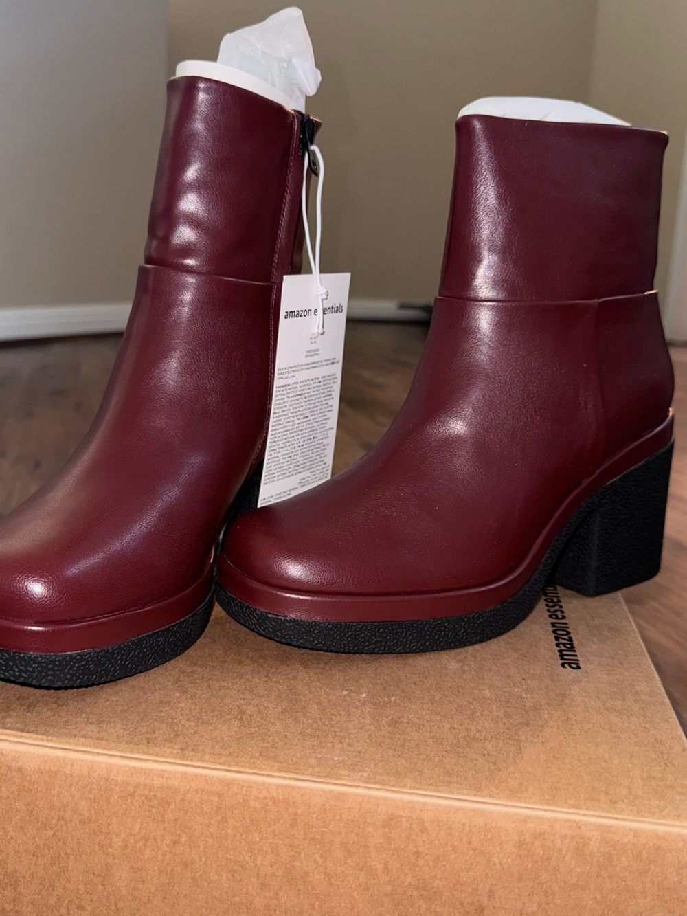 Amazon Essentials Burgundy Platform Ankle Boots